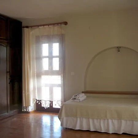 Arhalya Tas Konak Akyarlar